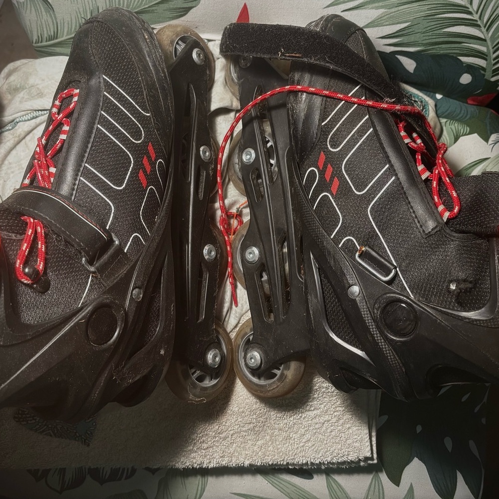 Abec 5 Inline Skates with Red Accents